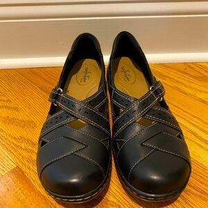 Size 10m Clark’s Mary Jane Leather Shoes